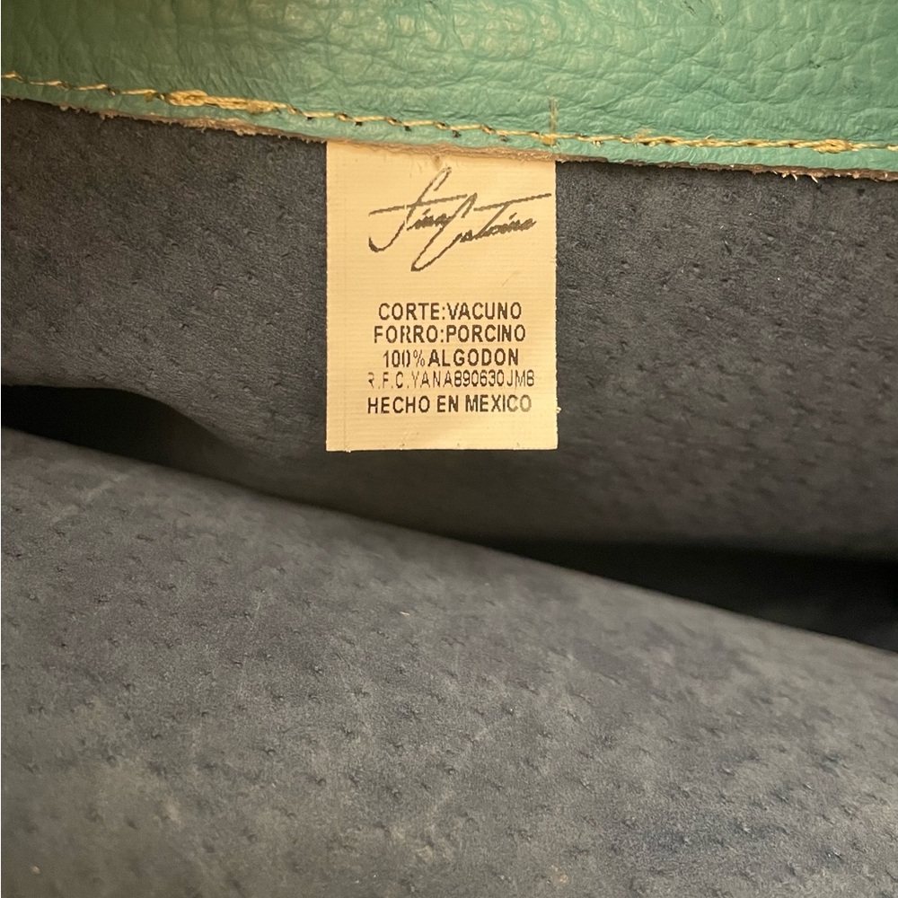 Artisan made hand painted leather backpack - Picture 7 of 10